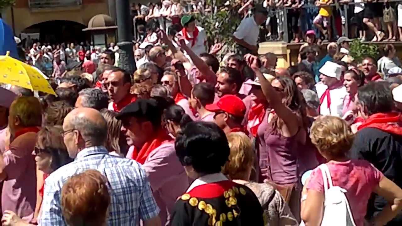 Haro. Batalla del vino. Llegada de los Romeros a la Plaza de la Paz.