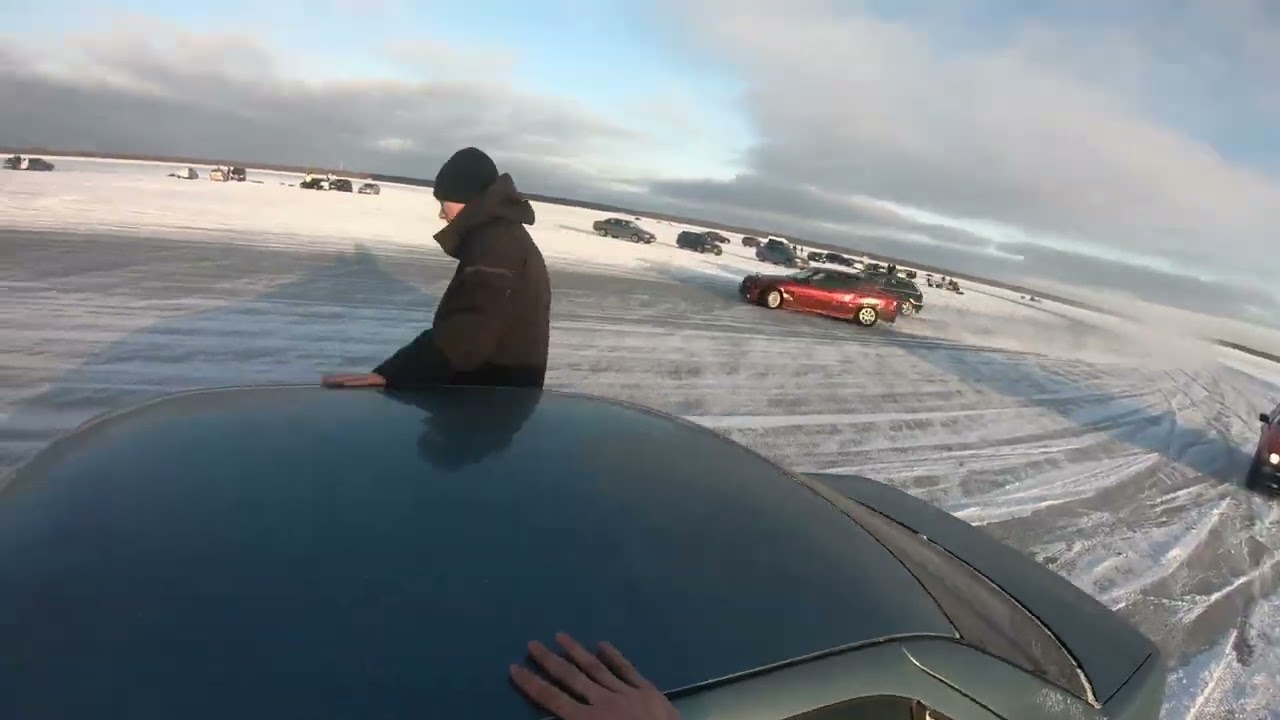 Drifting on frozen sea with BMW e36 318i + montage in the end. Raeküla jäärada.