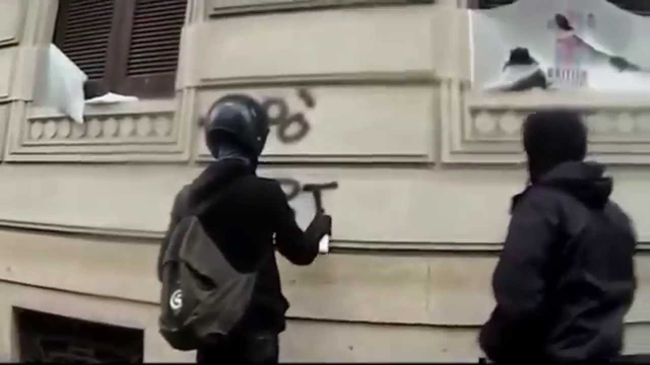 No Expo 2015 - attacco black block in 150 secondi