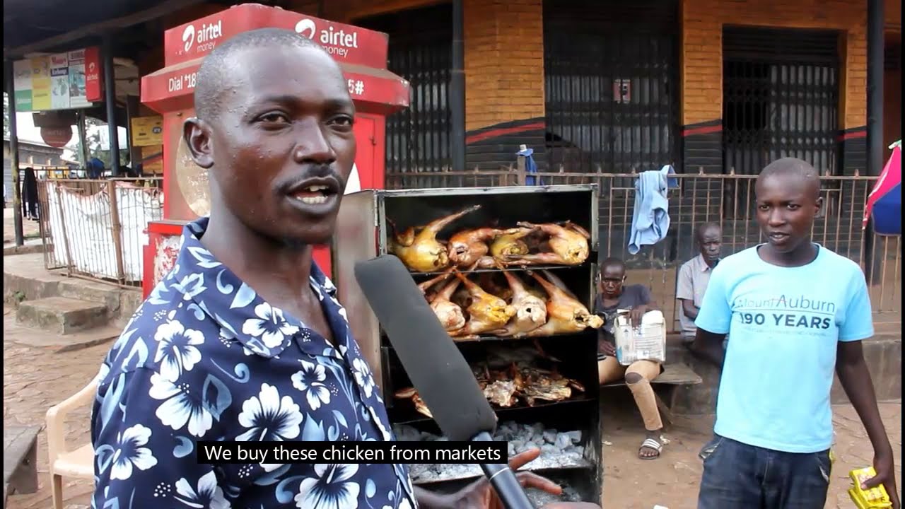 Frying chicken in Uganda,how road side traders make it delicious