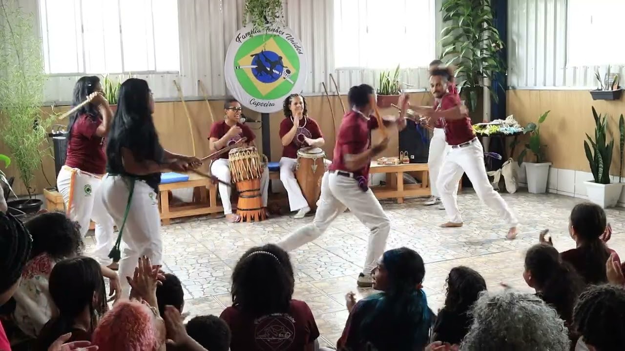Apresentação Maculelê - Adultos - No Caminho de Angola 2ª edição