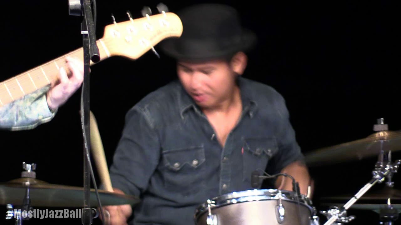 Gugun Blues Shelter - Telephone Song ~ Funk No.1 ~ Vixen Eyes @ Mostly Jazz in Bali 06/09/2015 [HD]