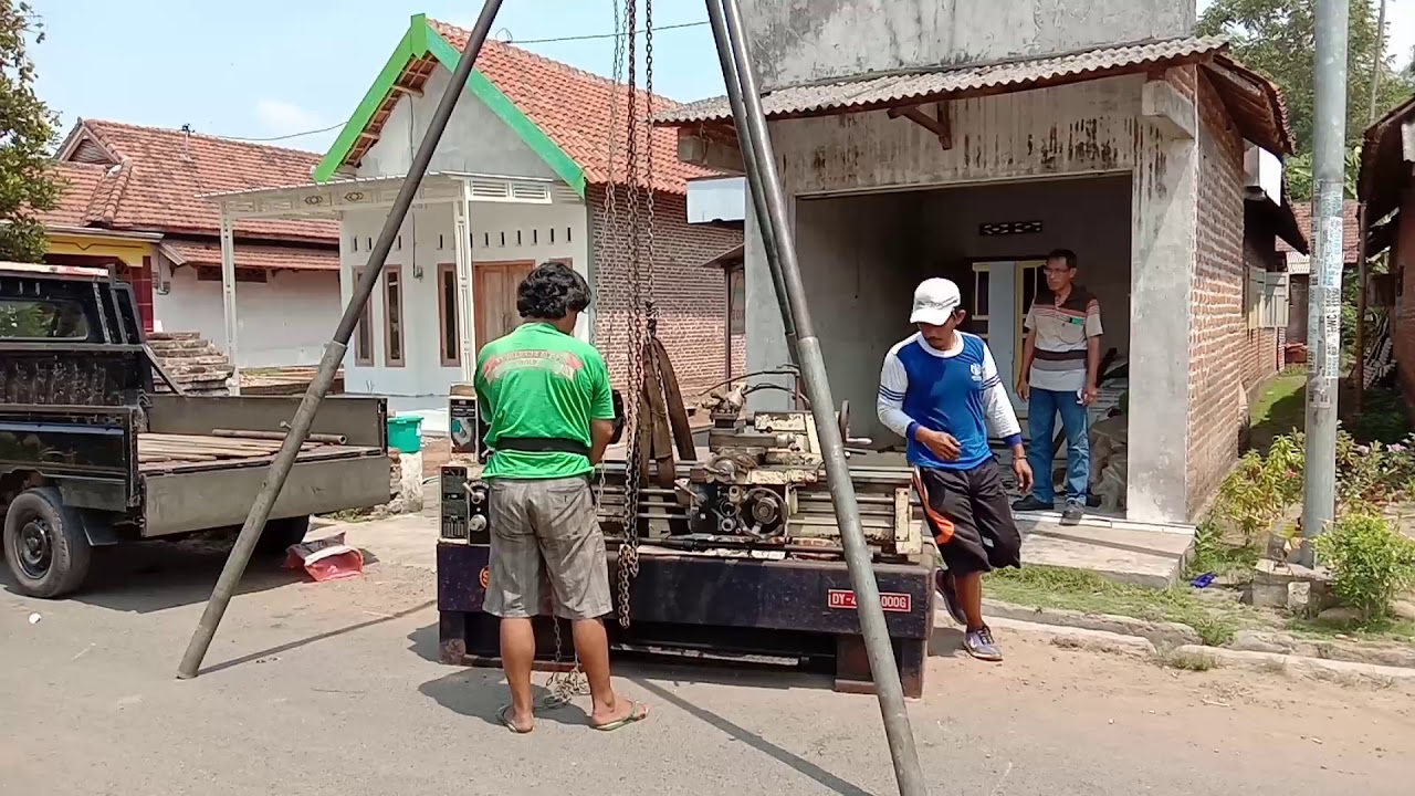 Cara Mudah Menaikan Benda Berat ke atas Mobil Pickup - Mbah Mulyo Chanel