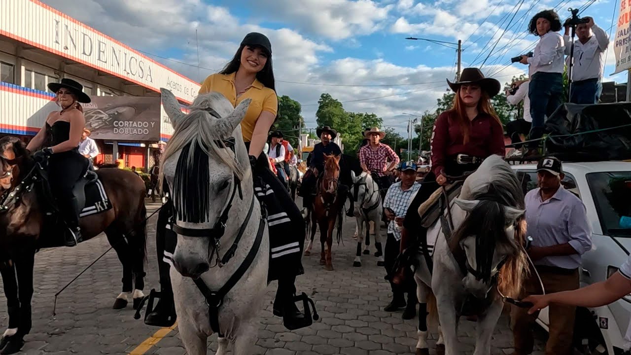 Este es el PRIMER DESFILE H&Iacute;PICO 2025 en Nicaragua 🇳🇮 🐎 👨&zwj;👩&zwj;👧&zwj;👦🤠🐎🐴