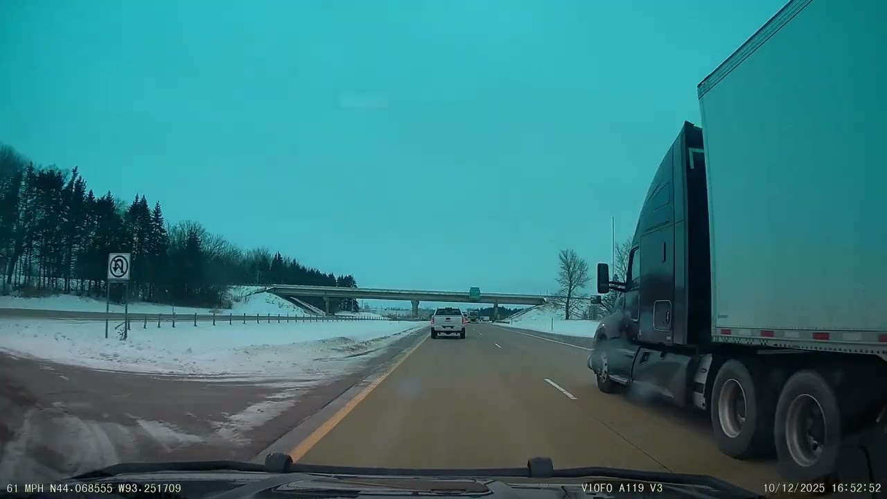 Semi drives 35mph on Highway