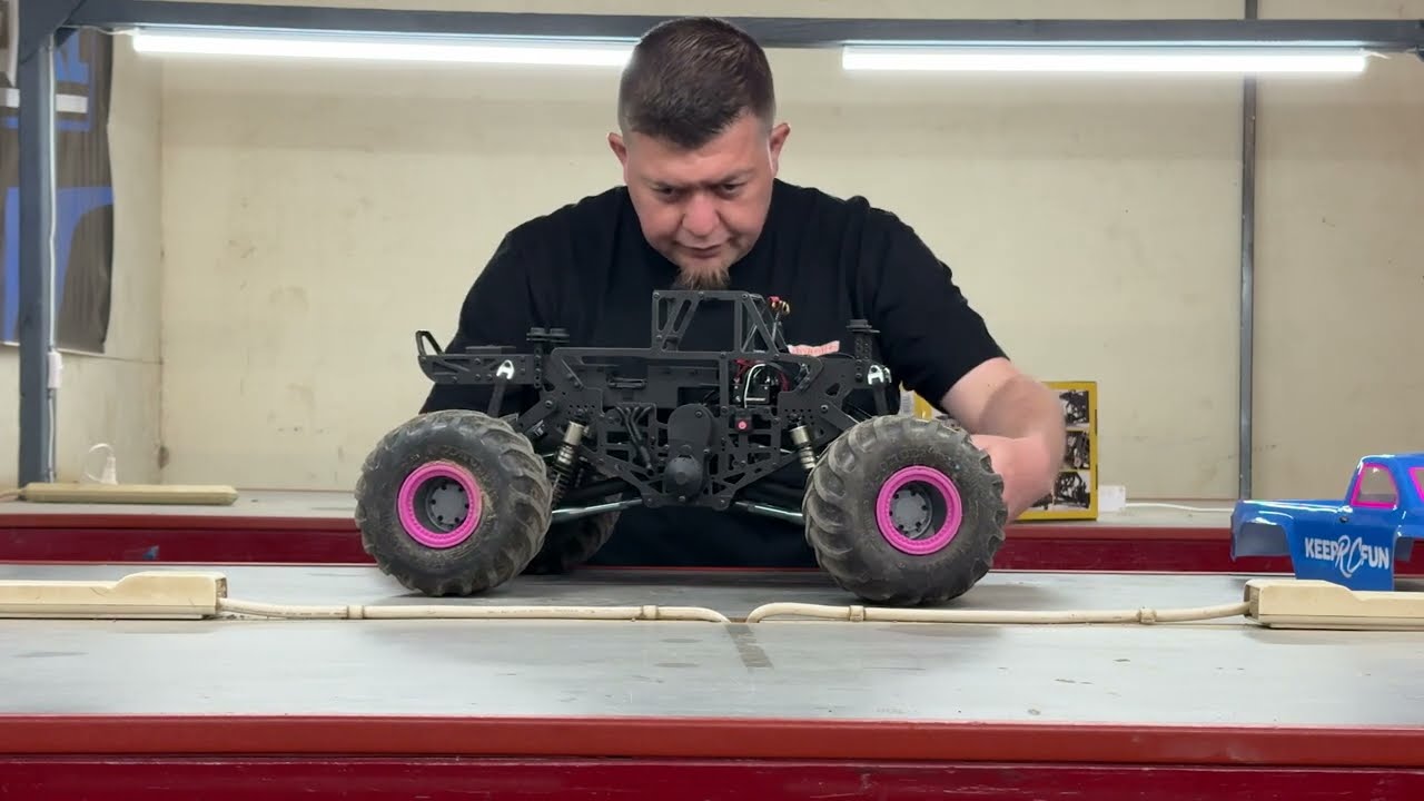 Losi LMT TLR Tuned Carbon 4X4 RC Monster Truck Kit