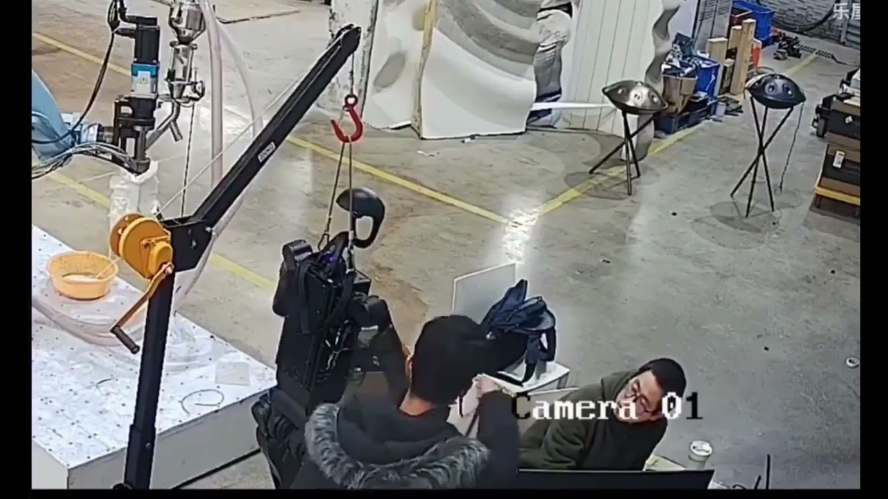 Robot w chińskiej fabryce wpadł w szał.&nbsp;