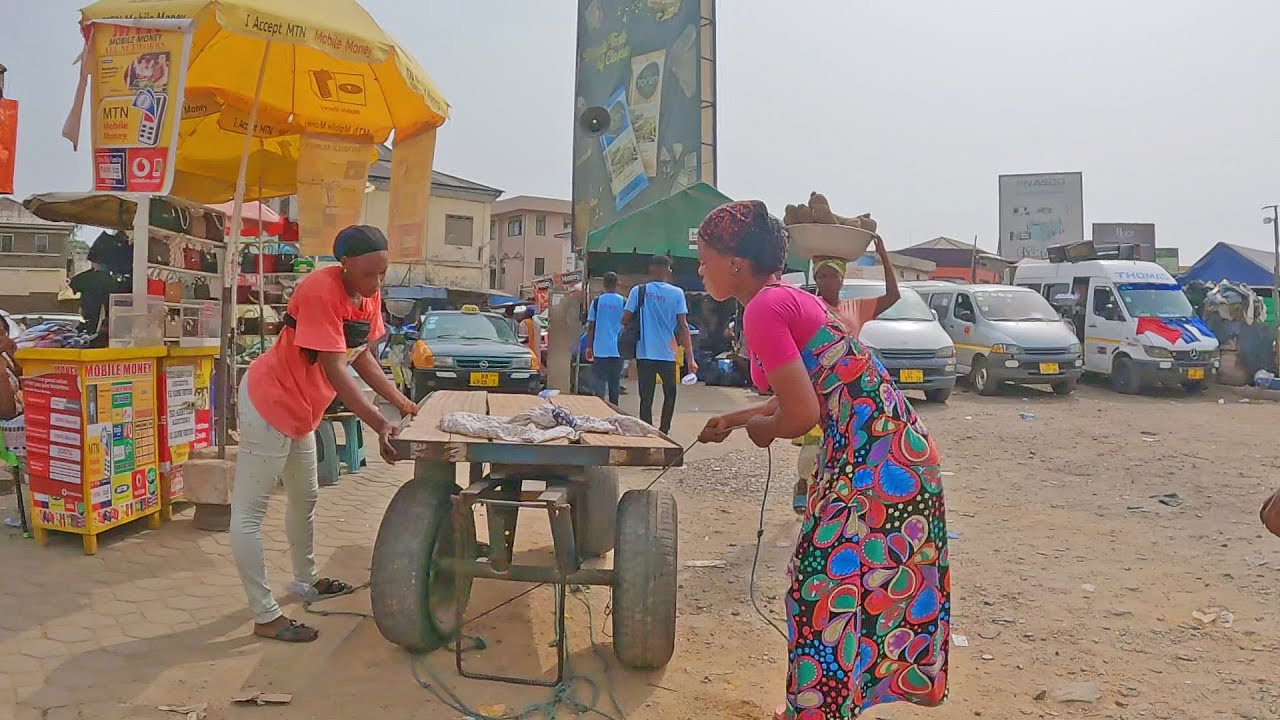 AFRICA'S HARDWORKING MARKET WOMEN, GHANA