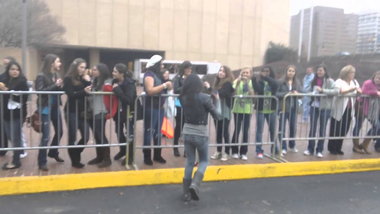 Jasmine Villegas Tour Footage