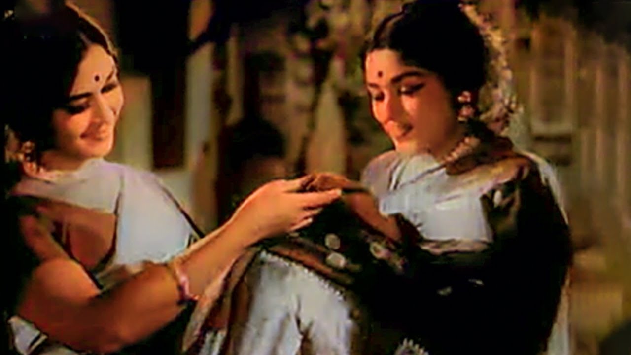 நம்ம சேலை ஒரே மாதிரி இருக்கே |Thenum Paalum | Padmini, Saroja Devi