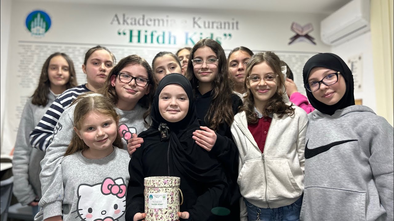 Çaste nga memorizimi i dy xhuzave nga nxënësja Merjeme Vuniqi