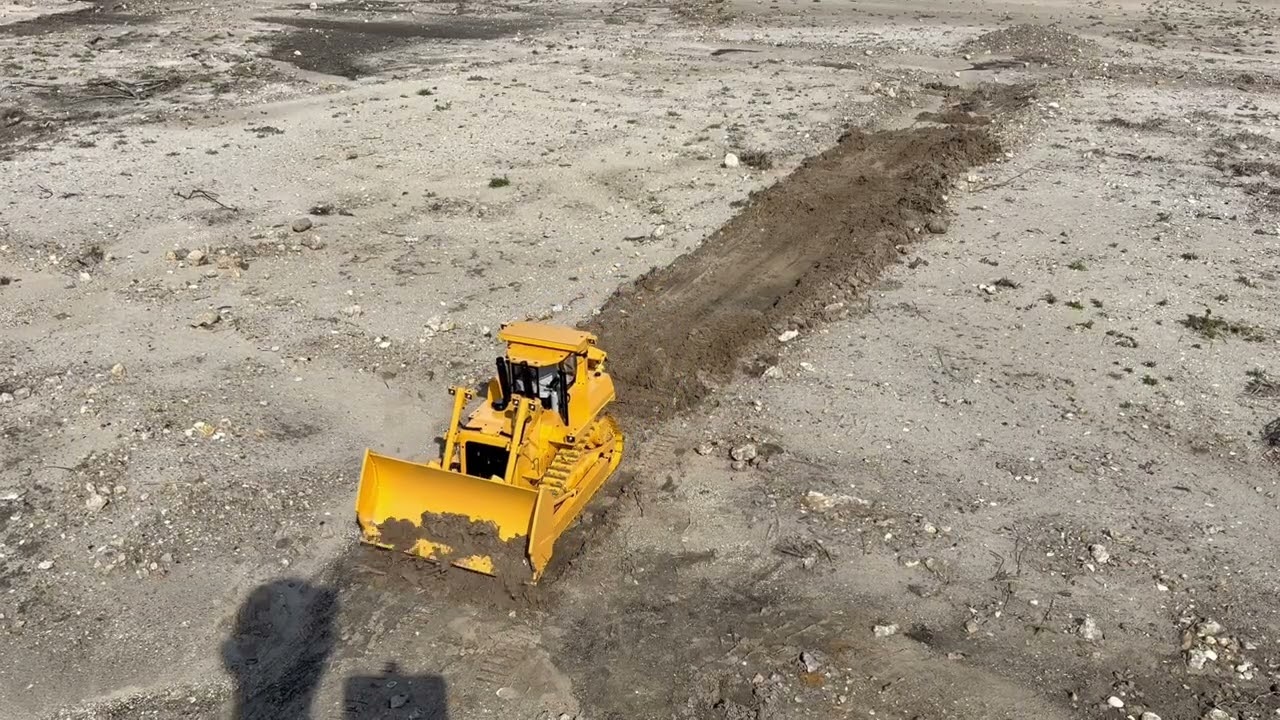 DXR2 in the dirt #RC#bulldozer 