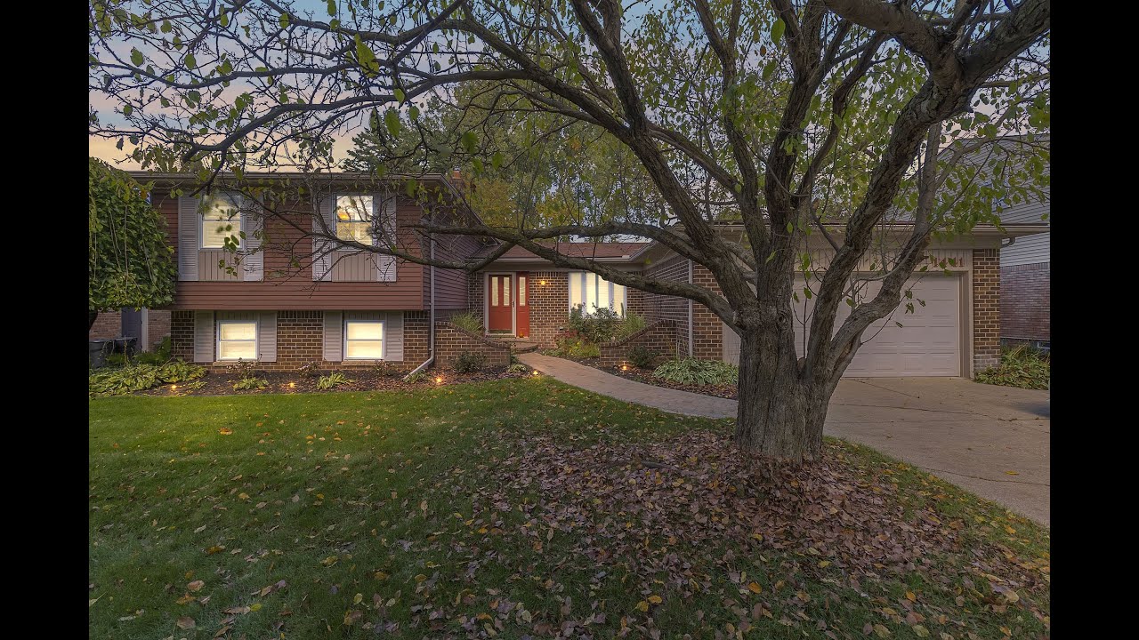 Just Listed in Troy! 4 Bed 2 Bath 1441 Lila Drive Troy MI 48085