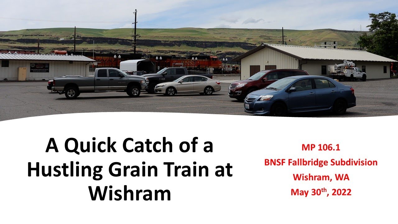 A Quick Catch of a Hustling Grain Train at Wishram