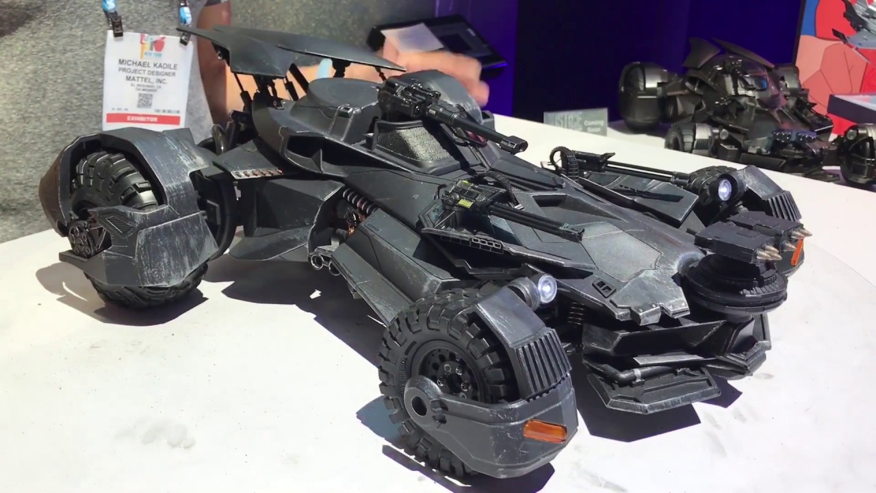 Toy Fair 2017: Mattel Justice League Batmobile