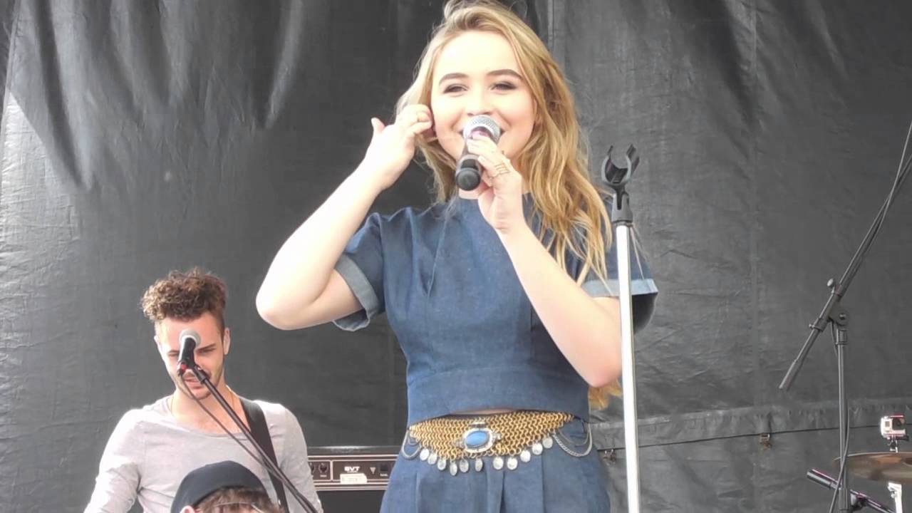 Sabrina Carpenter: Happy Birthday (to sister Shannon)