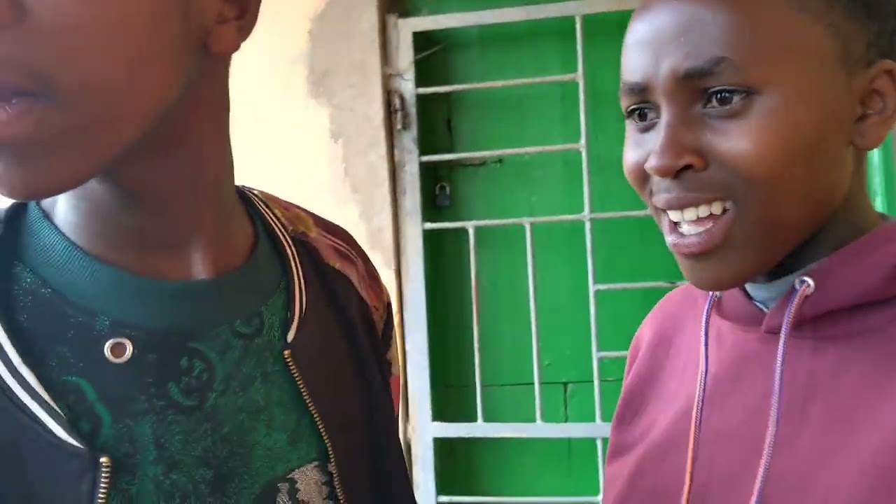 MURUNGI COMEDY: Amakariso ararikoze da Nyakagezi yambaye ikariso ya bakobwabe Murungi baramuhakaniye