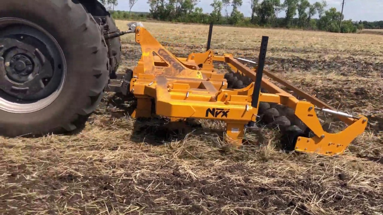 Глубоко рыхлитель (Чизель) GASCON SS3F-9S450 4 м с трактором CASE Magnum 340 ч.1