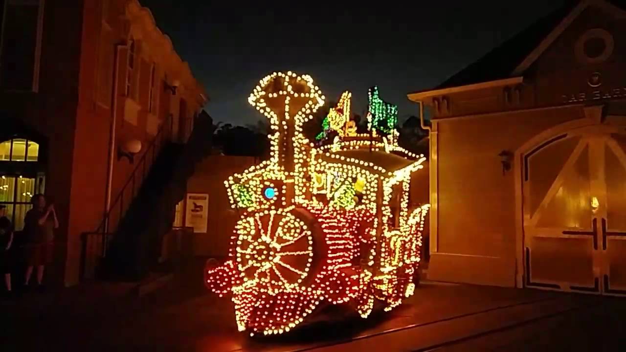 LIVE: Main Street Electrical Parade