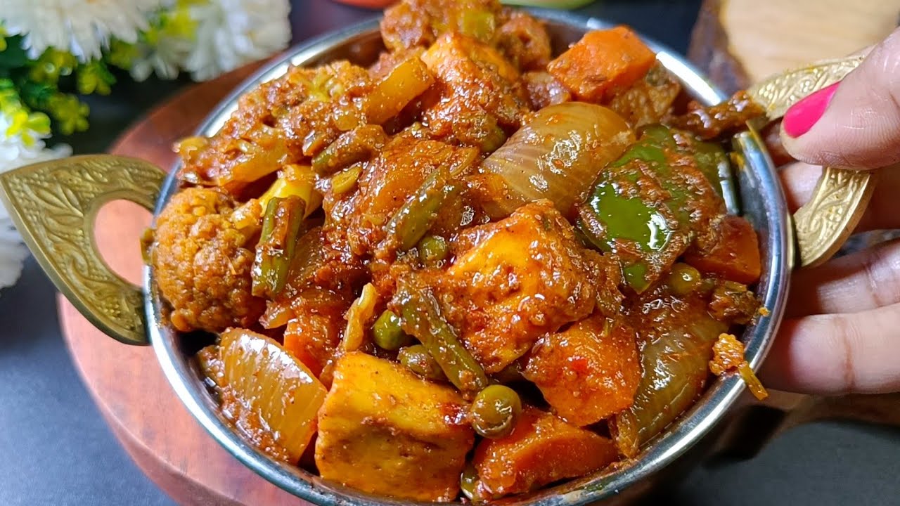 ୩ଟି ଜାଗାରେ ୬ଟି ରୁଟି ଖାଇବେ ଯଦି ଏମିତି ଘରୁଆ ମସଲା ଦେଇ ମିକ୍ସଭେଜ୍ ବନେଇବେ‼️RESTAURANT STYLE MIX VEG RECIPE