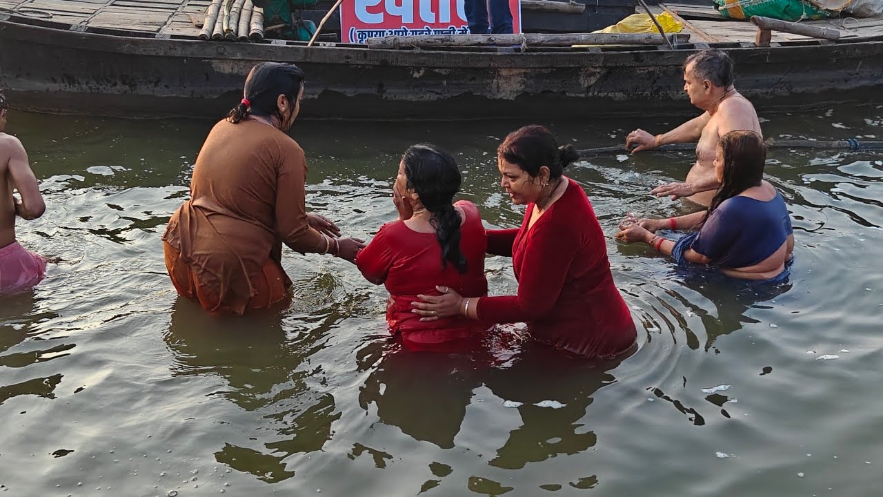 बर्फ जैसे पानी में गंगा 🌊 घाट पर नहा के आज धो डाले अपने सारे पाप😊मकर संक्रांति vlog #makarsankranti 
