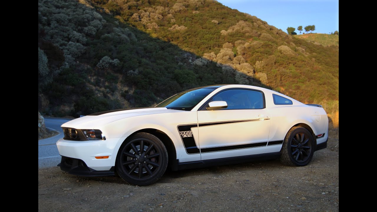 Mustang Boss 302 Sights & Sounds - Beauty, Exhaust Sounds, Fly by