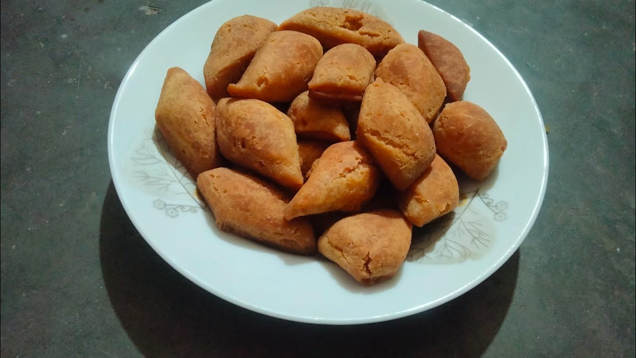 একটি ডিম আর আটা দিয়ে মজাদার বিকেলের নাস্তা 😋😍#viral recipe 