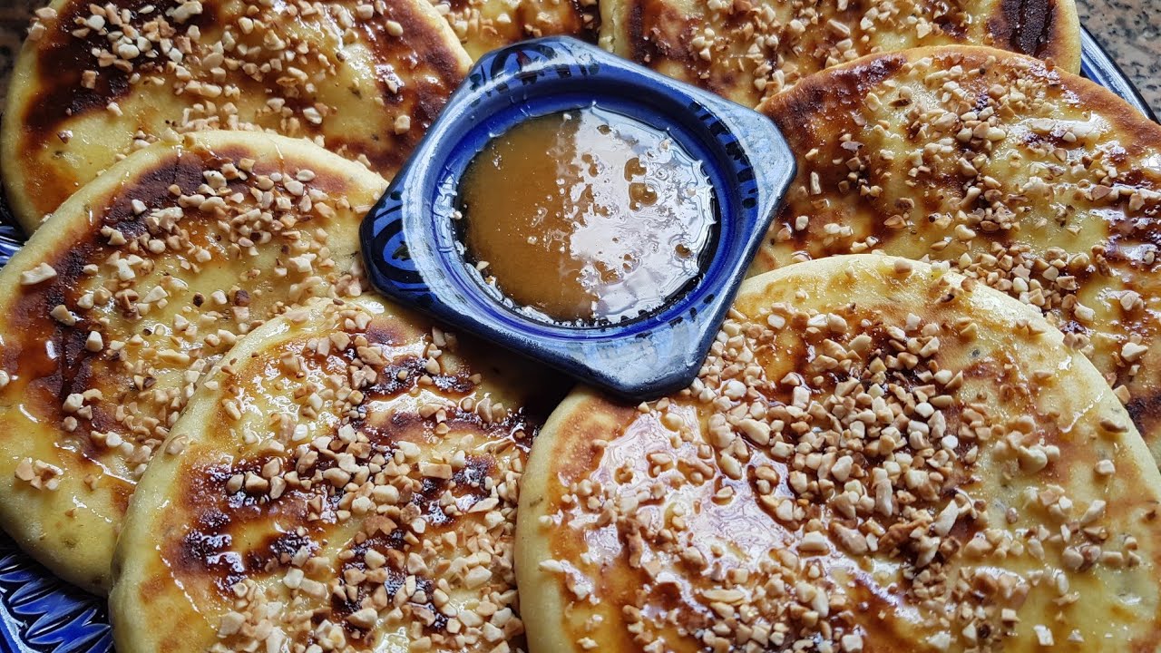فطائر او خبيزات رائعين للفطور او الكوتي بمداق بلدي  👌👌 غزااااالين و ساااهلين مغتشبعوش منهم 🤗🤗