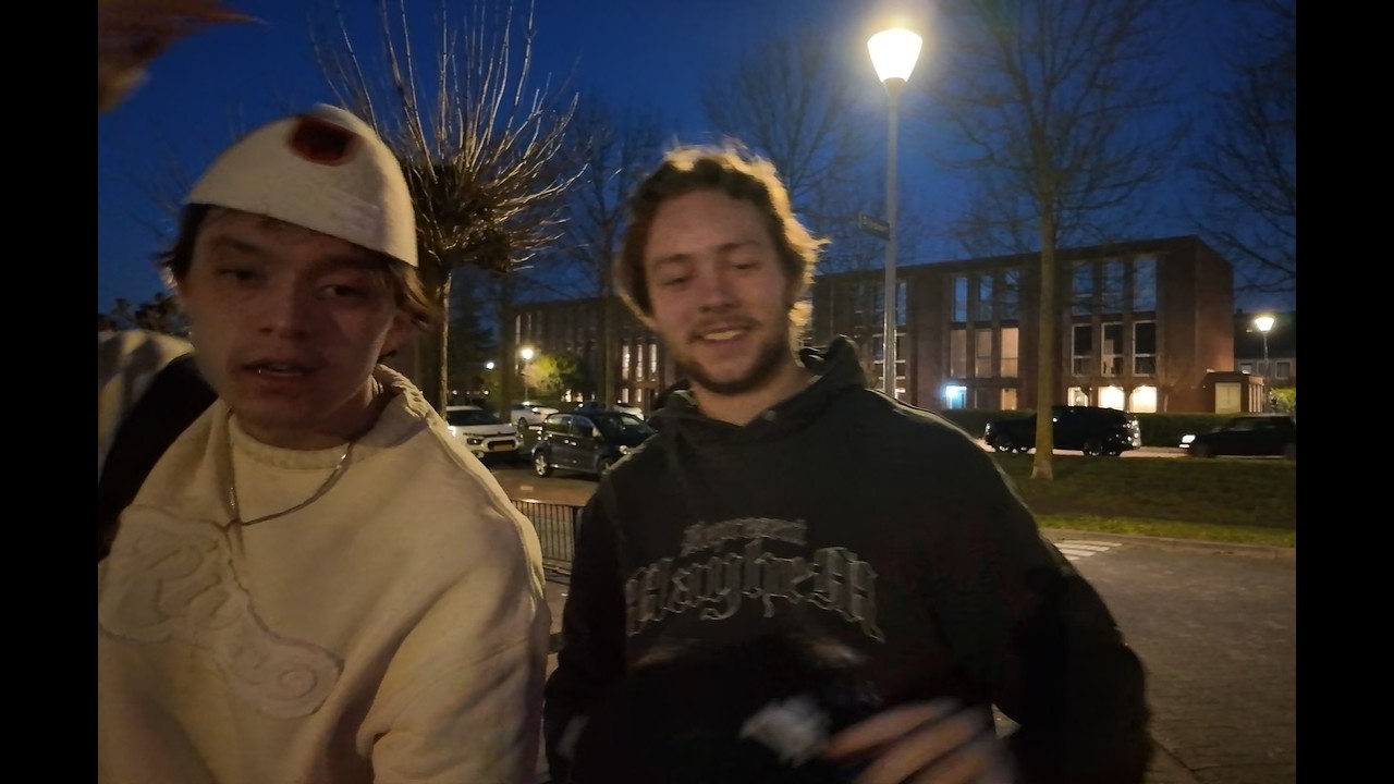 Rounz Rijdt Met Auto Terug Naar Macedonië #004