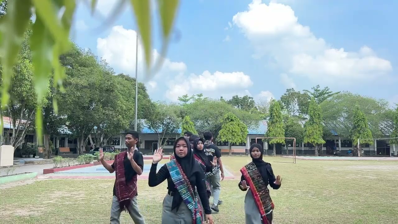 TARI 8 ETNIS SUMATERA UTARA | By : KELOMPOK 1