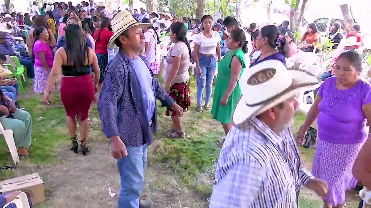 BODA DE MAURILIO Y JUDITH, COLONIA GUERRERO ANEXO DE CHILIXTLAHUACA. SEGUNDA PARTE.