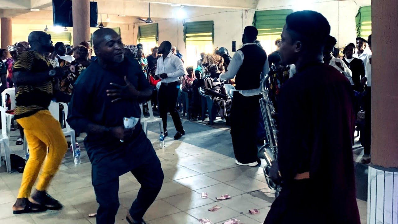 This Medley Hits Different! | Powerful Igbo Saxophone Praise 