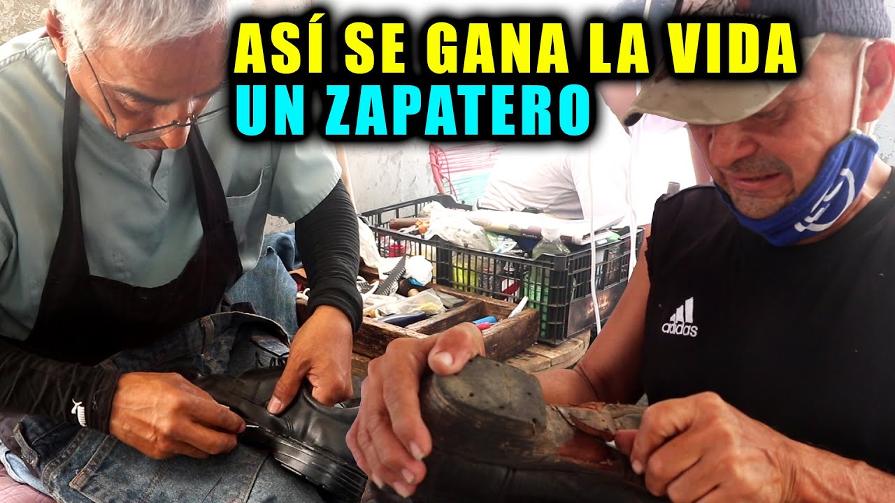 Así se gana la vida un ZAPATERO en El Salvador | Cómo los reparan?