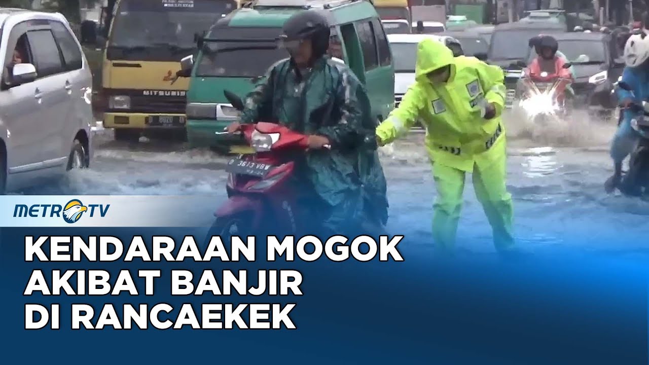 Banjir Rendam Ruas Jalan Raya Rancaekek