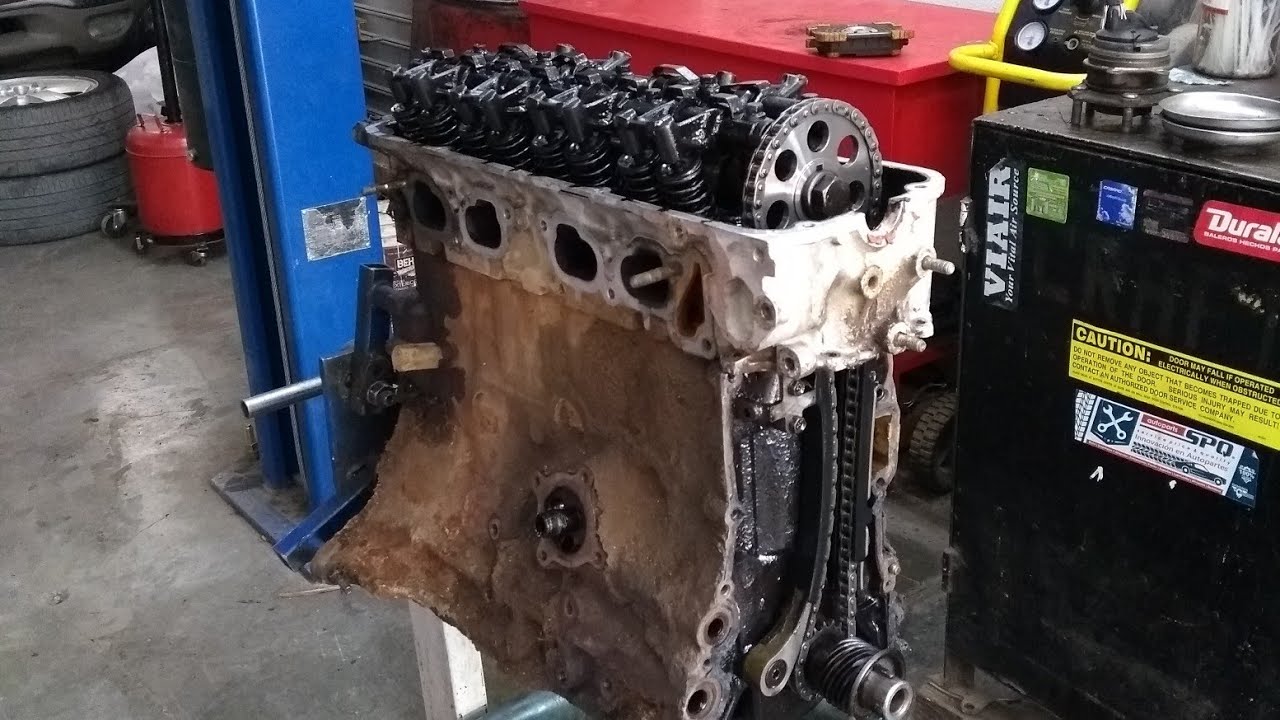 Разборка двигателя Nissan 2.4