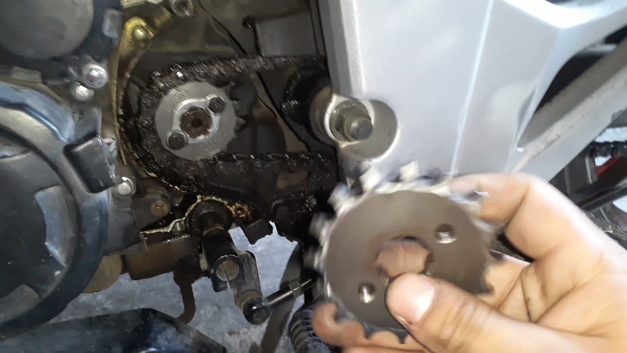 Diferencia entre piñon de 15 y 16 dientes asi jalo la moto