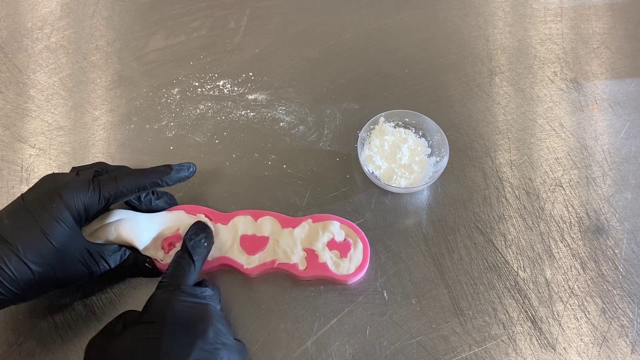 How to use a silicone mould with fondant / gum paste | cake decorating