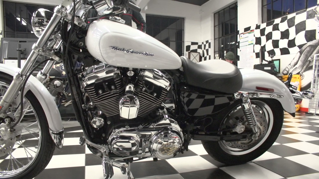 2005 Harley Davidson Sportster XL1200C | White