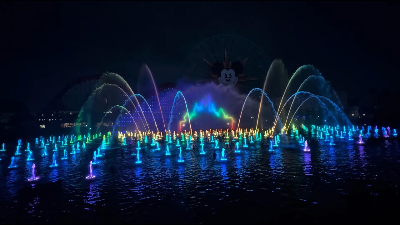 Disney California Adventure Park: World of Color Happiness! (18-Nov-2025)