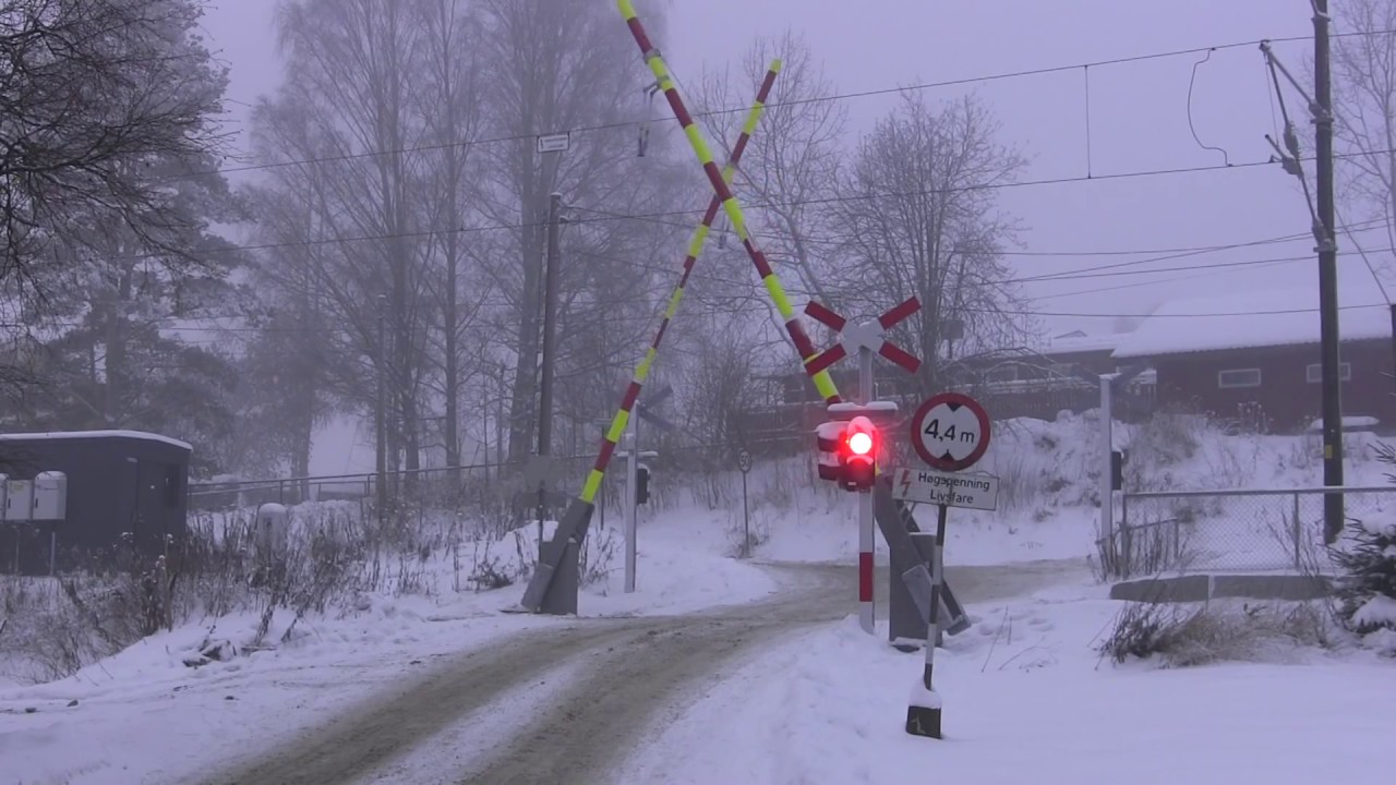 Knapstad planovergang 8 / Knapstad Railroad crossing 8 (New Crossing 2015)