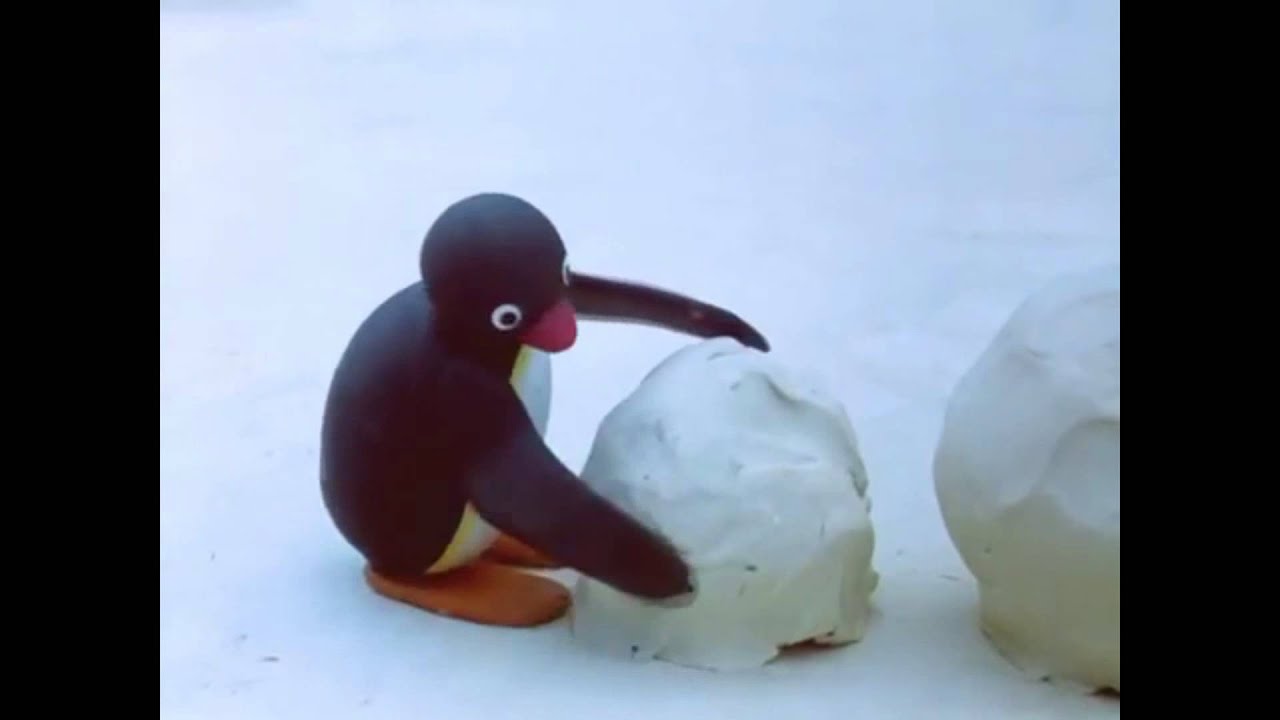 Pingu-Ismo rakentaa lumiukon