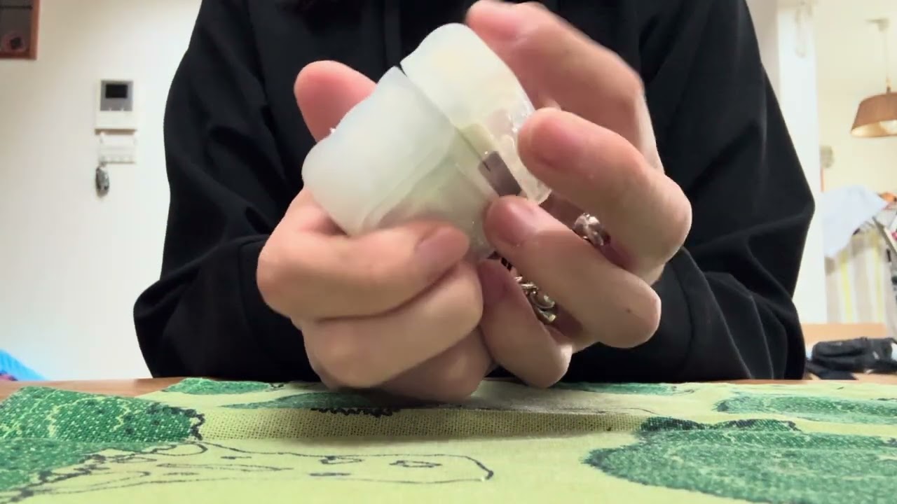 ASMR大好き女による"雑タッピング"