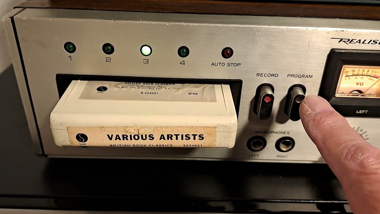 Realistic TR-884 Cartridge Tape Recorder channel change demo
