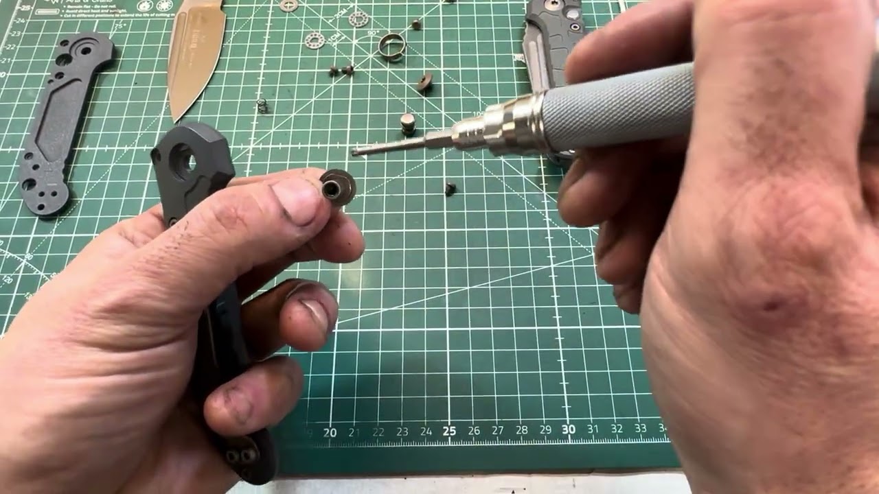 How to assemble Microtech LUDT Gen3 with new Titanium scales