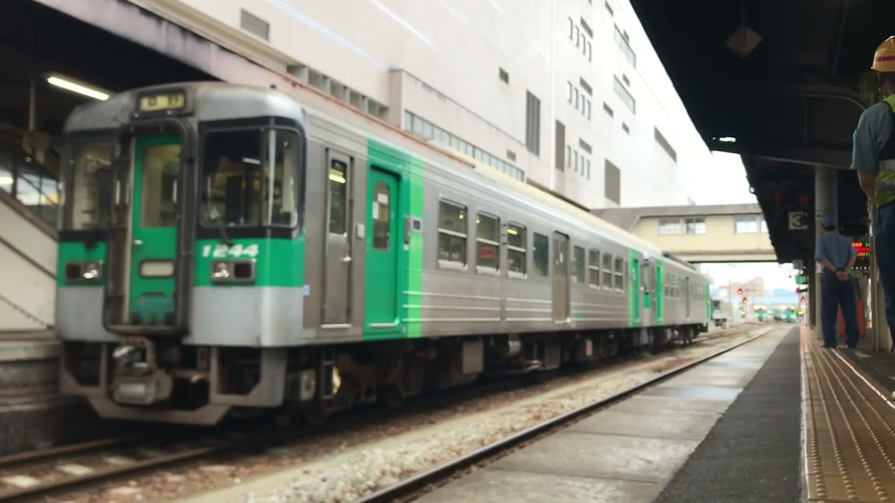 JR四国徳島駅に回送車が到着する
