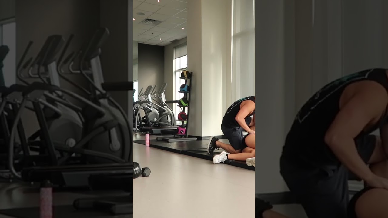 Passing out while working out prank on boyfriend 🤣 #prank #shorts #youtubeshorts #passingout