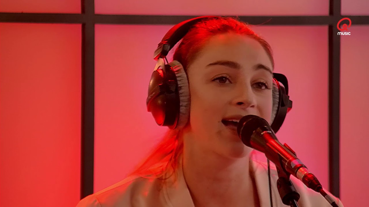Sam & Heidi: Shauni Rau - Crawling / Numb (Live bij Q) (Linkin Park Cover)