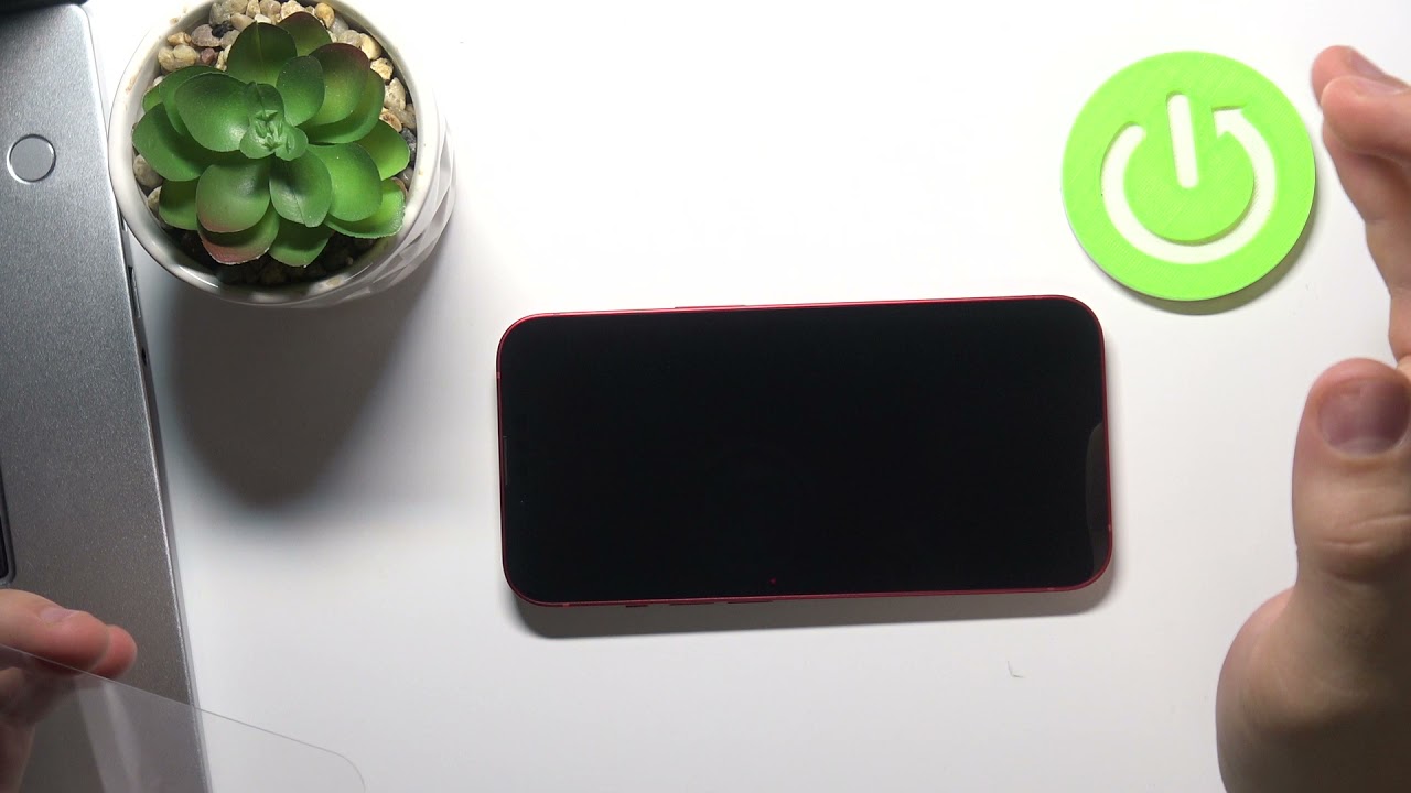 Как наклеить ЗАЩИТНОЕ СТЕКЛО на iPhone 13? АЙФОН 13 / установка ЗАЩИТНОЙ ПЛЁНКИ