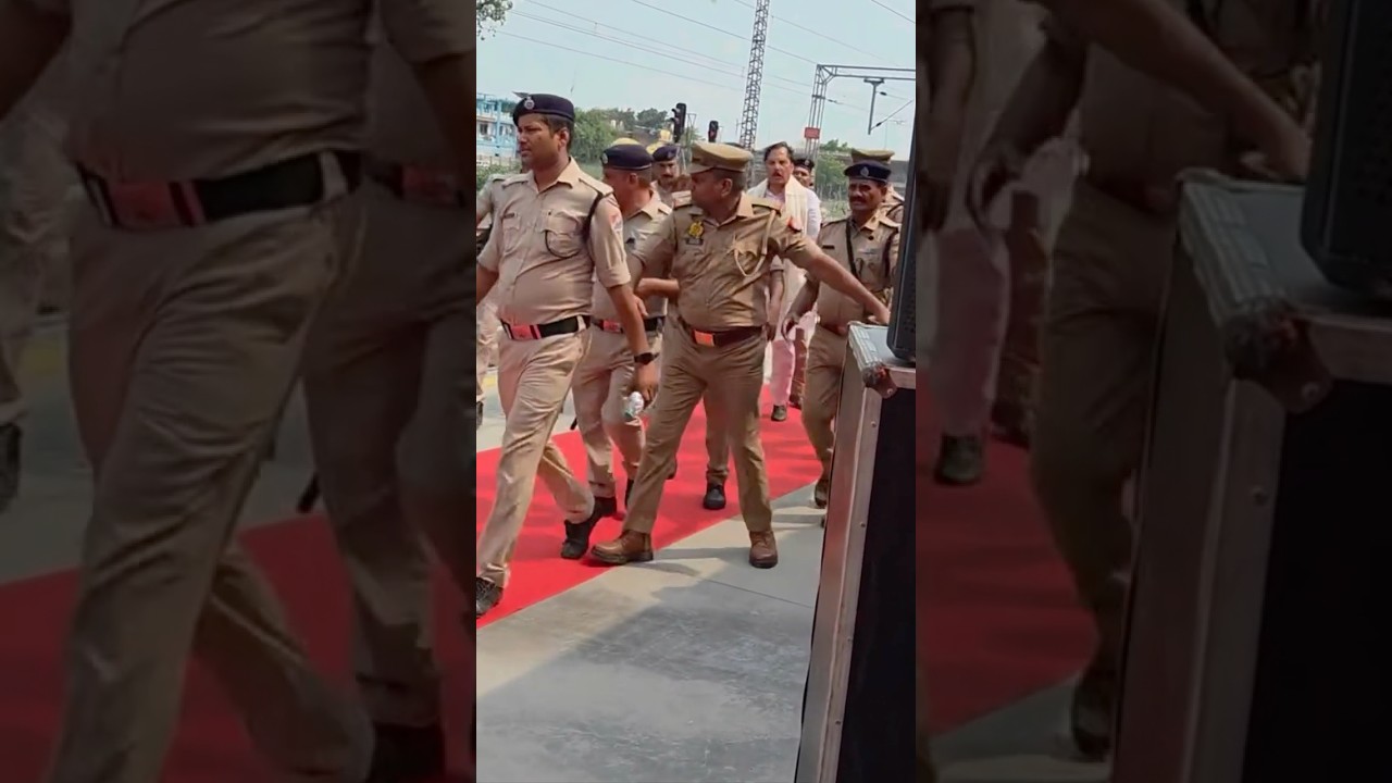 Excess of VIPism? Policeman Pushing Man Amid MP's Movement