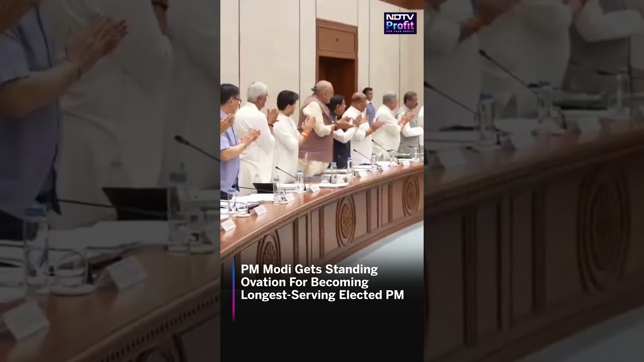 PM Modi Gets Standing Ovation For Becoming Longest-Serving Elected PM #shorts